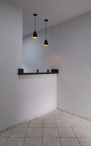 Casa para alugar com 70m², 2 quartos e 2 vagasSala