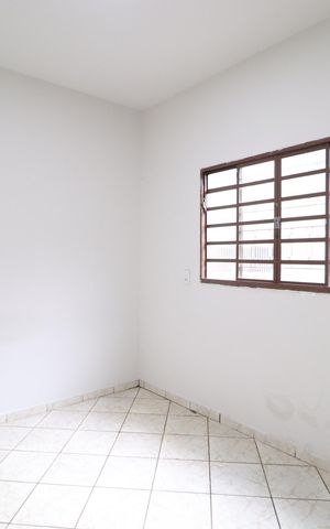 Casa para alugar com 70m², 2 quartos e 2 vagasQuarto 2