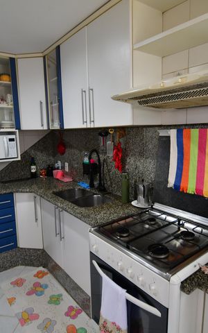 Apartamento à venda com 65m², 2 quartos e 2 vagasCozinha