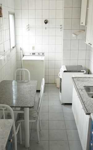 Apartamento para alugar com 68m², 2 quartos e 1 vagaCozinha e Área de Serviço