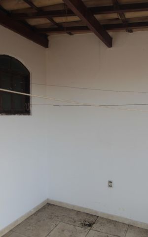 Casa para alugar com 221m², 4 quartos e 8 vagasVaranda