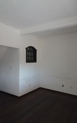 Casa para alugar com 221m², 4 quartos e 8 vagasSala