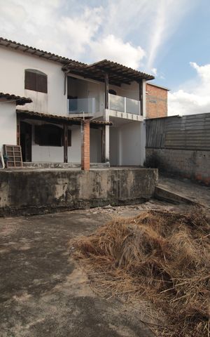 Casa para alugar com 221m², 4 quartos e 8 vagasQuintal