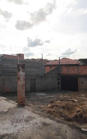 Casa para alugar com 221m², 4 quartos e 8 vagasQuintal