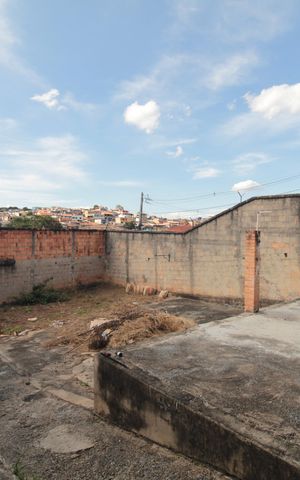 Casa para alugar com 221m², 4 quartos e 8 vagasQuintal