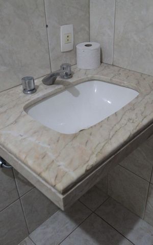 Casa para alugar com 221m², 4 quartos e 8 vagasBanheiro Social 2