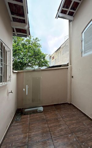 Casa para alugar com 210m², 3 quartos e 4 vagas Casa para alugar com 210m², 3 quartos e 4 vagasQuintal