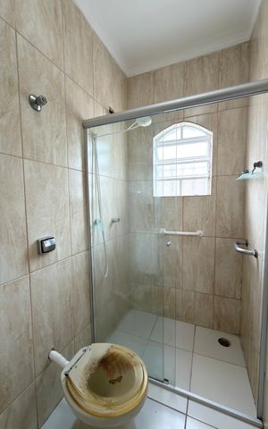 Casa para alugar com 210m², 3 quartos e 4 vagas Casa para alugar com 210m², 3 quartos e 4 vagasBanheiro Social 2