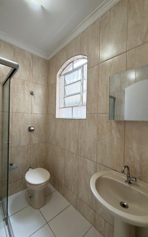 Casa para alugar com 210m², 3 quartos e 4 vagas Casa para alugar com 210m², 3 quartos e 4 vagasBanheiro Social 1