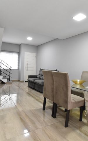 Casa para alugar com 88m², 3 quartos e 2 vagasSala
