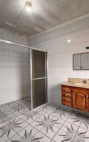 Casa para alugar com 160m², 2 quartos e 2 vagas Casa para alugar com 160m², 2 quartos e 2 vagasBanheiro da Suíte
