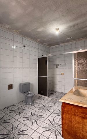 Casa para alugar com 160m², 2 quartos e 2 vagas Casa para alugar com 160m², 2 quartos e 2 vagasBanheiro da Suíte