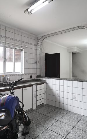 Casa para alugar com 160m², 2 quartos e 2 vagas Casa para alugar com 160m², 2 quartos e 2 vagasCozinha