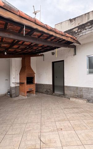 Casa para alugar com 160m², 2 quartos e 2 vagas Casa para alugar com 160m², 2 quartos e 2 vagasQuintal com churrasqueira