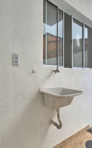 Casa à venda com 70m², 2 quartos e 1 vaga Casa à venda com 70m², 2 quartos e 1 vagaÁrea de Serviço