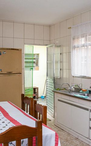 Casa à venda com 285m², 3 quartos e 2 vagas Casa à venda com 285m², 3 quartos e 2 vagasCozinha