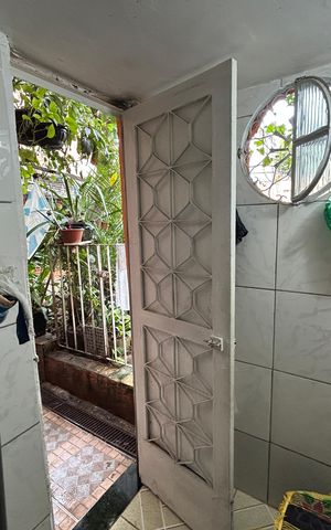 Casa à venda com 50m², 6 quartos e 2 vagasBanheiro 2