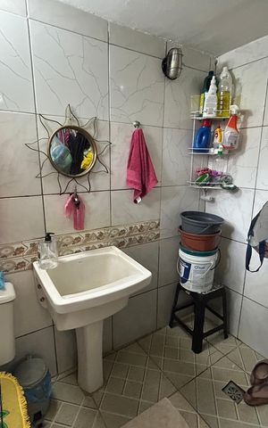 Casa à venda com 50m², 6 quartos e 2 vagasBanheiro 2