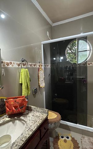 Casa à venda com 50m², 6 quartos e 2 vagasBanheiro 1