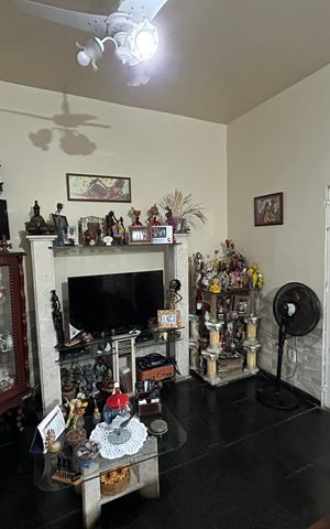 Casa à venda com 50m², 6 quartos e 2 vagasSala