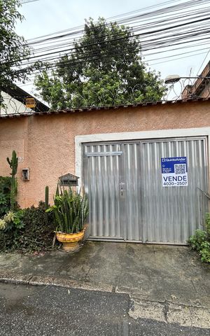 Casa à venda com 50m², 6 quartos e 2 vagasFachada + placa