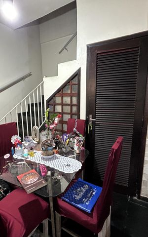 Casa à venda com 50m², 6 quartos e 2 vagasSala