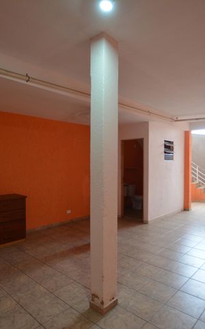 Casa para alugar com 117m², 3 quartos e 2 vagasSALÃO COM QUARTO E BANHEIRO 