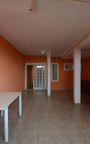 Casa para alugar com 117m², 3 quartos e 2 vagasSALÃO COM QUARTO E BANHEIRO 