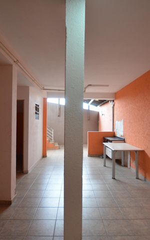 Casa para alugar com 117m², 3 quartos e 2 vagasSALÃO COM QUARTO E BANHEIRO 