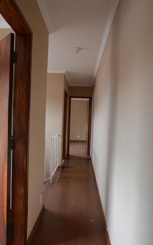 Casa para alugar com 117m², 3 quartos e 2 vagasCORREDOR