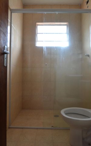 Casa para alugar com 117m², 3 quartos e 2 vagasBANHEIRO 
