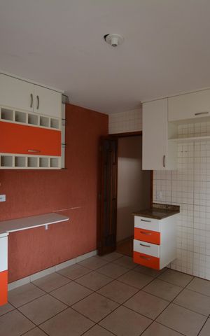Casa para alugar com 117m², 3 quartos e 2 vagasCOZINHA