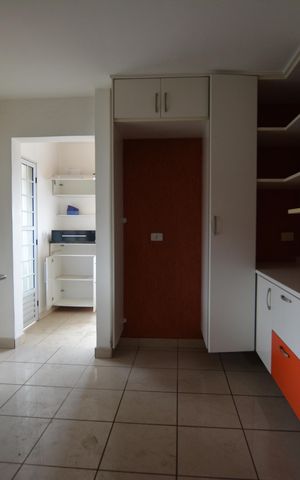 Casa para alugar com 117m², 3 quartos e 2 vagasCOZINHA