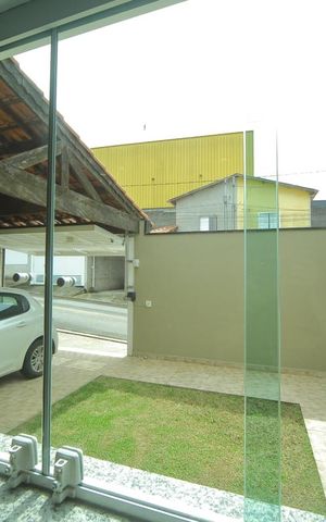 Casa de condomínio à venda com 120m², 2 quartos e 4 vagasSala - vista 
