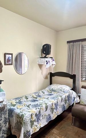 Casa à venda com 250m², 2 quartos e 2 vagas Casa à venda com 250m², 2 quartos e 2 vagasQuarto 1