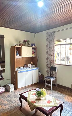 Casa à venda com 250m², 2 quartos e 2 vagas Casa à venda com 250m², 2 quartos e 2 vagasSala
