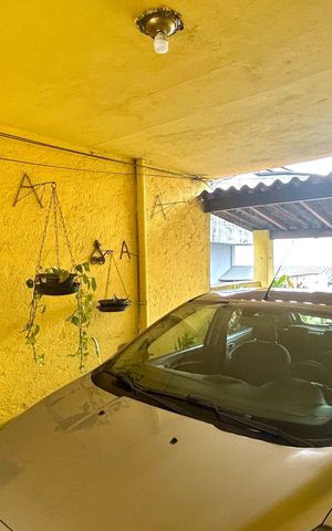 Casa à venda com 250m², 2 quartos e 2 vagas Casa à venda com 250m², 2 quartos e 2 vagasGaragem