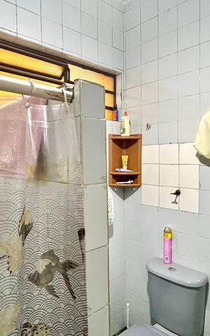 Casa à venda com 250m², 2 quartos e 2 vagas Casa à venda com 250m², 2 quartos e 2 vagasBanheiro