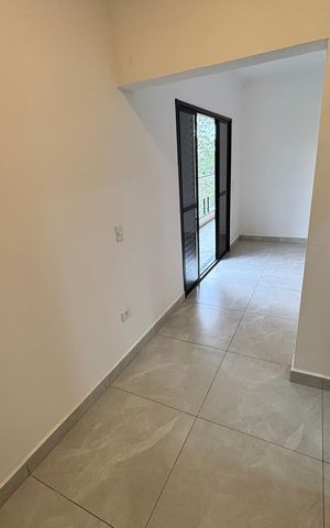 Casa à venda com 102m², 3 quartos e 2 vagas Casa à venda com 102m², 3 quartos e 2 vagasCloset