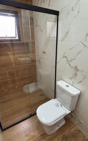 Casa à venda com 102m², 3 quartos e 2 vagas Casa à venda com 102m², 3 quartos e 2 vagasBanheiro suite