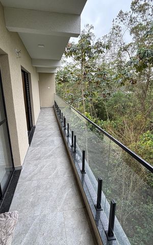 Casa à venda com 102m², 3 quartos e 2 vagas Casa à venda com 102m², 3 quartos e 2 vagasVaranda