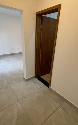 Casa à venda com 102m², 3 quartos e 2 vagas Casa à venda com 102m², 3 quartos e 2 vagasCloset