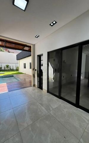 Casa à venda com 151m², 3 quartos e 6 vagas