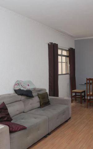 Casa à venda com 159m², 3 quartos e 2 vagas Casa à venda com 159m², 3 quartos e 2 vagasSala