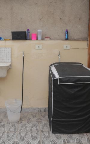 Casa à venda com 159m², 3 quartos e 2 vagas Casa à venda com 159m², 3 quartos e 2 vagasÁrea de Serviço