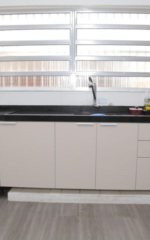 Casa à venda com 159m², 3 quartos e 2 vagas Casa à venda com 159m², 3 quartos e 2 vagasCozinha