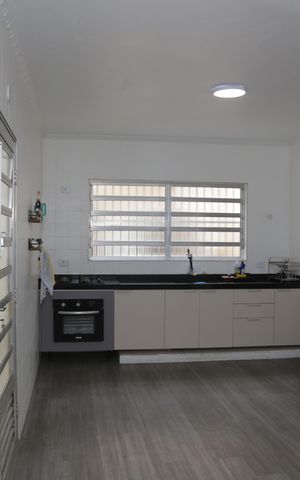 Casa à venda com 159m², 3 quartos e 2 vagas Casa à venda com 159m², 3 quartos e 2 vagasCozinha