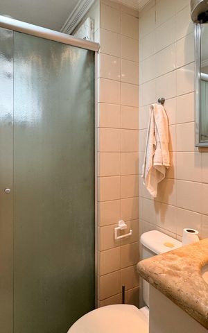 Apartamento à venda com 34m², 2 quartos e 1 vaga Apartamento à venda com 34m², 2 quartos e 1 vagaBanheiro Social