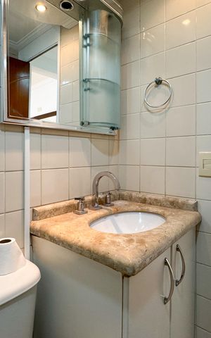 Apartamento à venda com 34m², 2 quartos e 1 vaga Apartamento à venda com 34m², 2 quartos e 1 vagaBanheiro Social