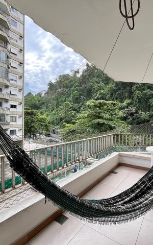 Apartamento à venda com 120m², 3 quartos e 1 vaga Apartamento à venda com 120m², 3 quartos e 1 vagaVaranda